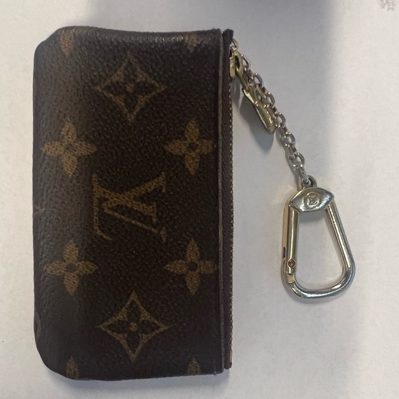 Louis Vuitton Key Pouch - Picture 7 of 10
